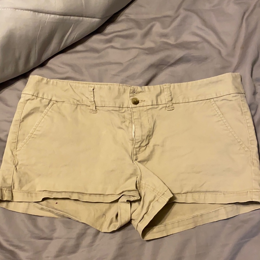 American eagle khaki shorts